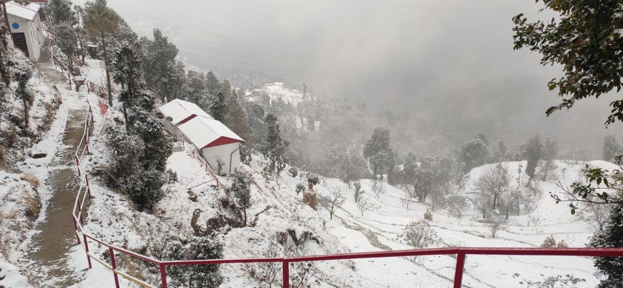 Dev Bhoomi Resort Kanatal Bagian luar foto