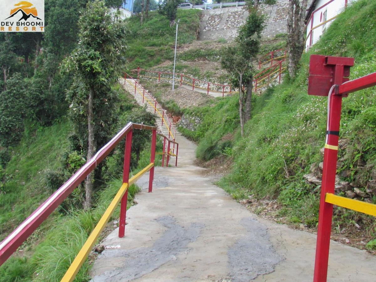 Dev Bhoomi Resort Kanatal Bagian luar foto